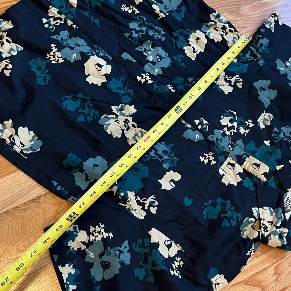 The North Face c1221259cmx5 tags marked